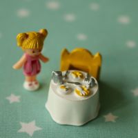 1989 Tiny Tinas Dinnertime Ring geel (5)_1
