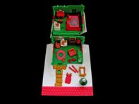 1993 Holiday Chalet Polly Pocket (2)