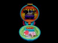 2019 Barbeque Tiny compact Polly Pocket (2)